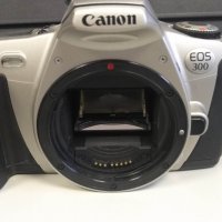 Фотоапарат Canon EOS 300, снимка 1 - Фотоапарати - 38944353
