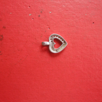 Сребърен медальон висулка с камъни сърце 925 , снимка 6 - Колиета, медальони, синджири - 44620797