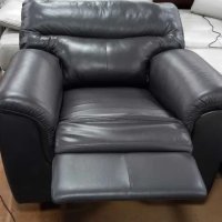 Черен кожен фотьойл с електрически релаксиращ механизъм, снимка 2 - Дивани и мека мебел - 40621389
