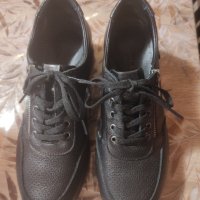 Дамски черни обувки , снимка 1 - Дамски ежедневни обувки - 42734398