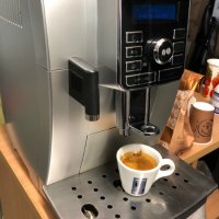 Кафе автомат Delonghi Cappuccino ECAM 25452, снимка 5 - Кафемашини - 30463860