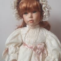 Английска порцеланова кукла Debra , снимка 10 - Колекции - 44527300
