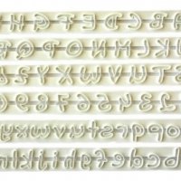 6 релси Малки и Главни заоблени букви Азбука Латиница числа пластмасови форми резци за фондан торта, снимка 1 - Форми - 36880400