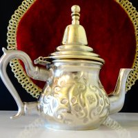Арабски чайник от месинг,релеф. , снимка 5 - Антикварни и старинни предмети - 40590252