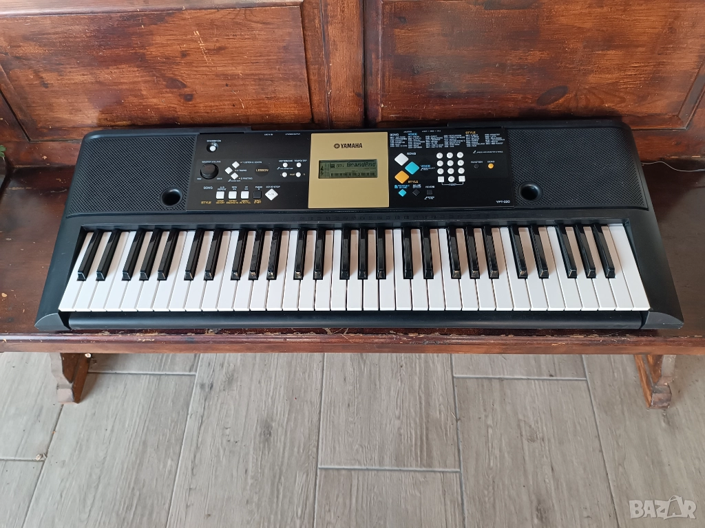 Синтезатор Yamaha YPT 220, снимка 1