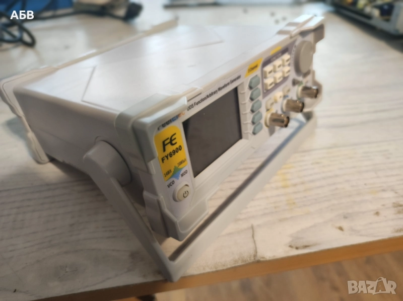 Продава се двуканален функционален генератор 100Mhz, снимка 1