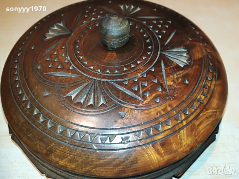 КРЪГЛА КУТИЯ С КАПАК-ВНОС ФРАНЦИЯ, снимка 1