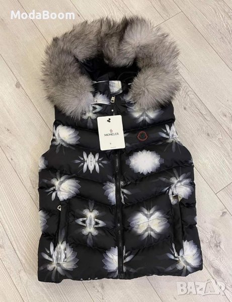 Дамски елеци , снимка 1