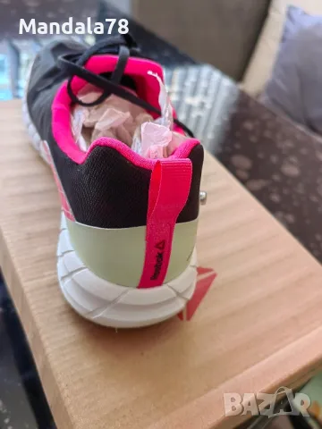 Продавам дамски Reebok pump., снимка 8 - Маратонки - 48757823