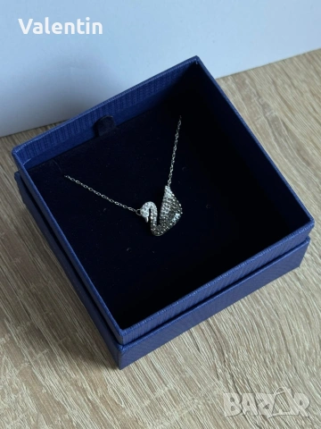 Swarovski/black and white swan, снимка 2 - Колиета, медальони, синджири - 53074365