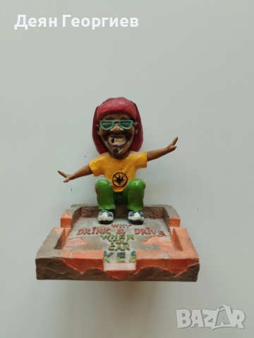 Продавам пепелник Боб Марли