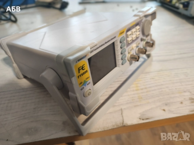 Продава се двуканален функционален генератор 100Mhz