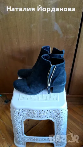 Дамски велурени боти
