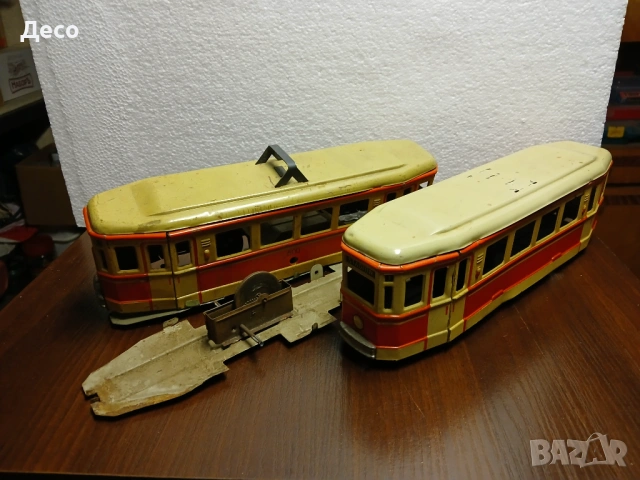Стари немски тенекиени играчки трамвай.