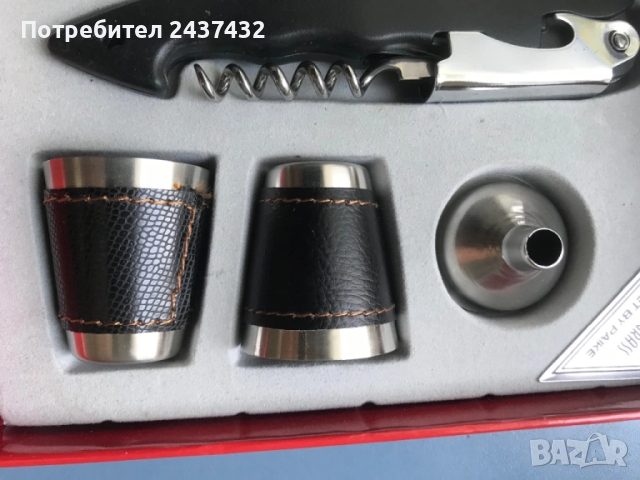 Комплект с метално шише за алкохол, снимка 2 - Други ценни предмети - 51634656