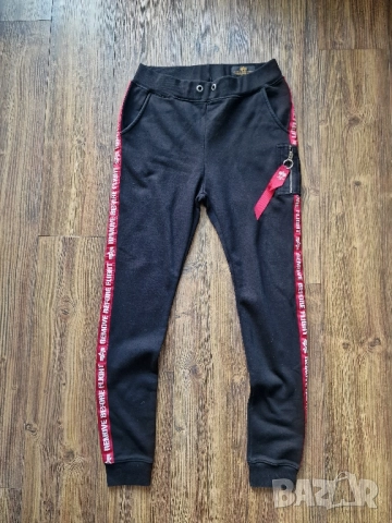 Страхотно мъжко спортно долнище ALPHA INDUSTRIES размер L