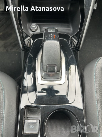 Peugeot 208 Allure 1. 2 PureTech 130 EAT8 2020 г., снимка 9 - Автомобили и джипове - 52231986