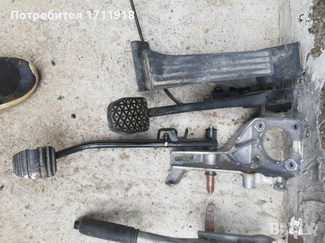 Педали за BMW E46 320D 150кс, снимка 2 - Части - 37289756