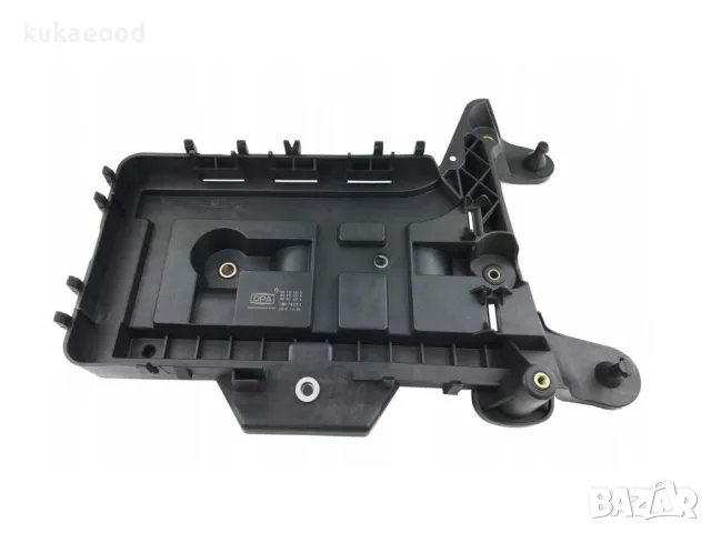 Основа на корпус за акумулатор Audi A3 8P, снимка 2 - Части - 49190829