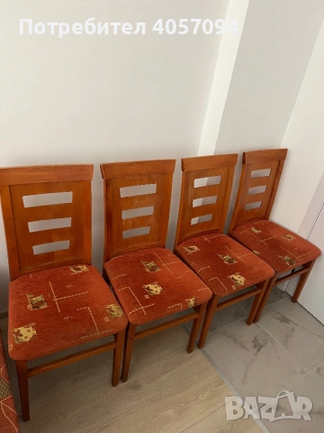 Продавам пет стола.