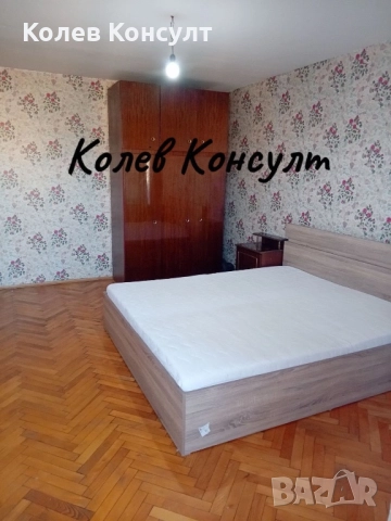 Продавам четиристаен апартамент в град Симеоновград, Ценрър 