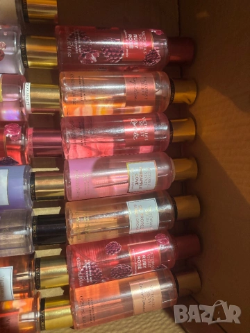 Спрейове за тяло Victoria Secret , снимка 2 - Козметика за тяло - 54023310