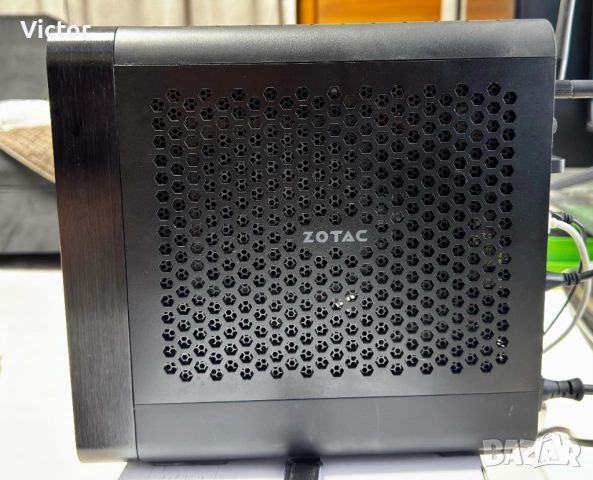 ZOTAC MAGNUS ONE ECM73070C мини компютър Intel i7-10700 64GB Ram, снимка 2 - Работни компютри - 52051745