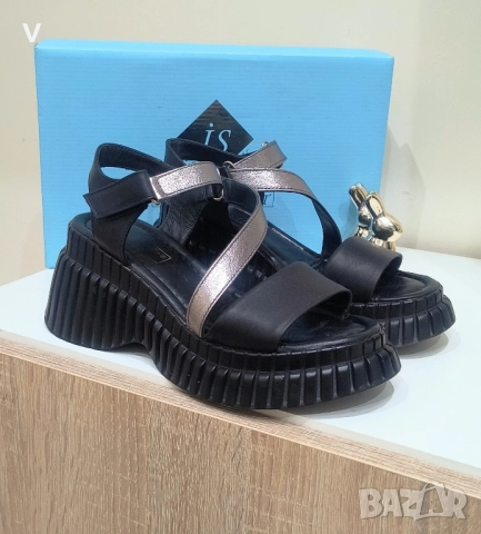 Дамска шапка от естествен пух косъм от енот и естествена вълна Willi , снимка 17 - Шапки - 52616680