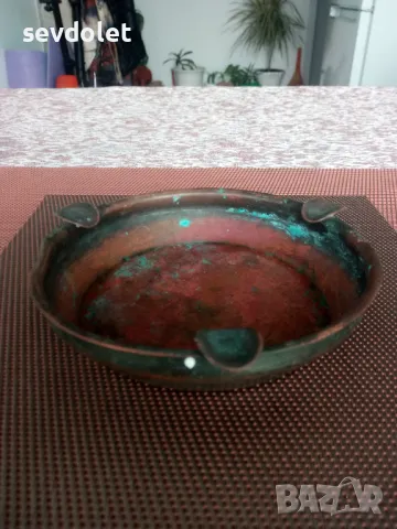 Продавам старинен, меден пепелник -Антика