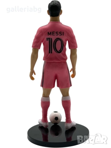 Фигура Меси с екип на Inter Miami – с кутия и стойка Messi, снимка 4 - Фигурки - 51261270