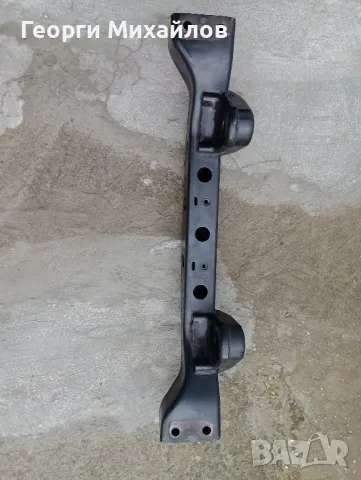 Предна греда за шарнирите за Киа Соренто 2.5 CRD - 140 к.с. 