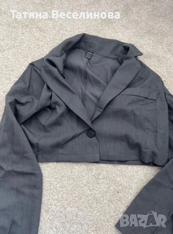 Късо дамско сиво сако, снимка 3 - Сака - 53918252