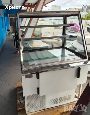 Сладкарска хладилна витрина, снимка 3 - Витрини - 50277057