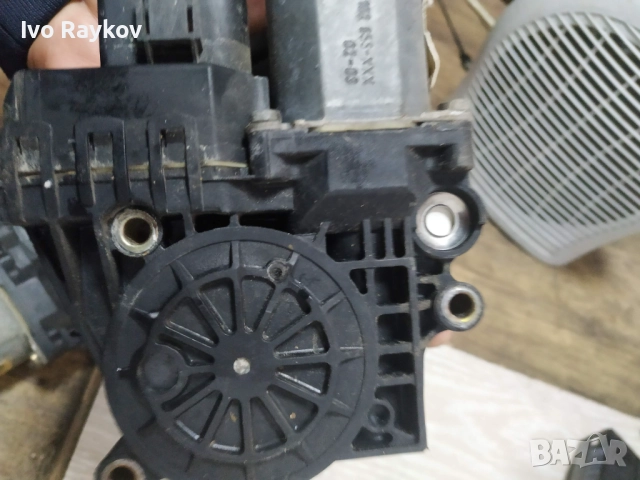 Преден , ляв , мотор стъкло за AUDI A6 RS6 ALLROAD , 4B0959801E , снимка 2 - Части - 52321454