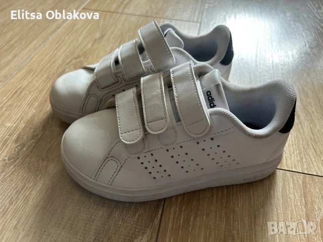 Маратонки Адидас 28 номер, снимка 2 - Детски маратонки - 54292348