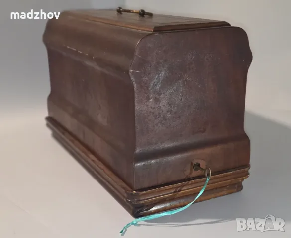 Сто годишна шевна машина, снимка 2 - Антикварни и старинни предмети - 55936287