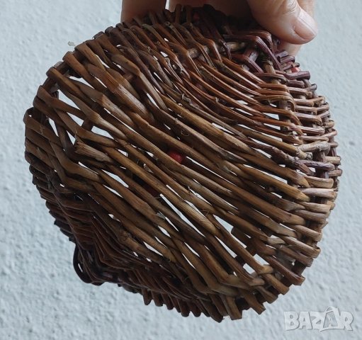 Стара дървена малка сладка плетена кръгла кошница с дръжка, снимка 9 - Други - 42335470