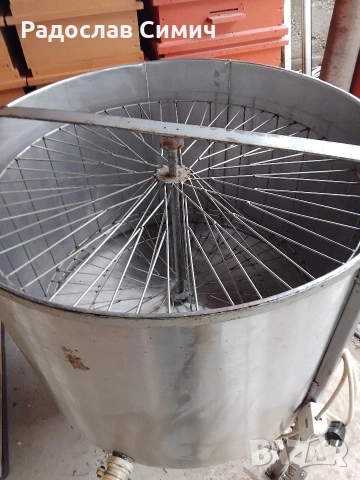 продавам центрафуга за мед червенбряг