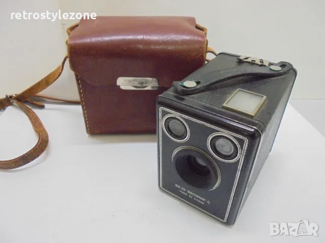 № 8794 Стар фотоапарат kodak six-20 brownie c с кожен калъф 