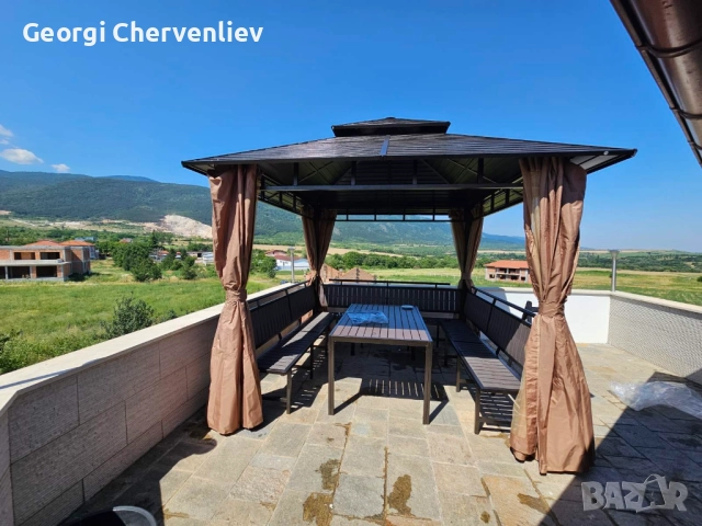 Метална беседка с пейка за двор или градина