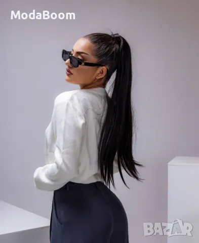 Miu Miu| бял дамски пуловер с дълъг ръкав , снимка 2 - Блузи с дълъг ръкав и пуловери - 47543934