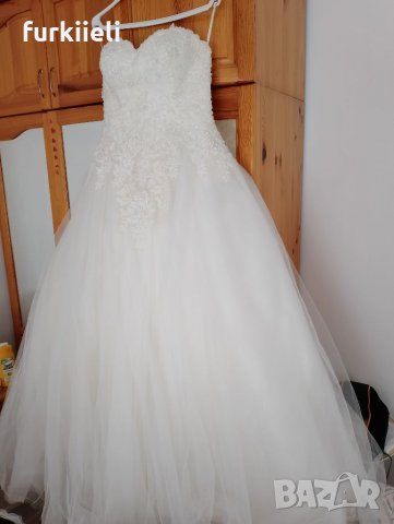 Булчинска рокля