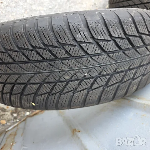 Bridgestone Зимни гуми 205 65 16, снимка 3 - Гуми и джанти - 53583469