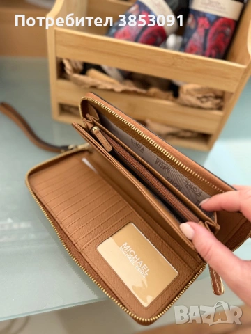 Michael Kors портфейл, снимка 3 - Портфейли, портмонета - 54163427