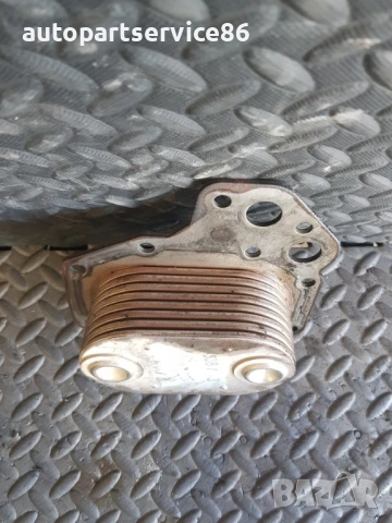 Охладител на масло за Mercedes Atego 817 (2002) 157409425, снимка 2 - Части - 54179433