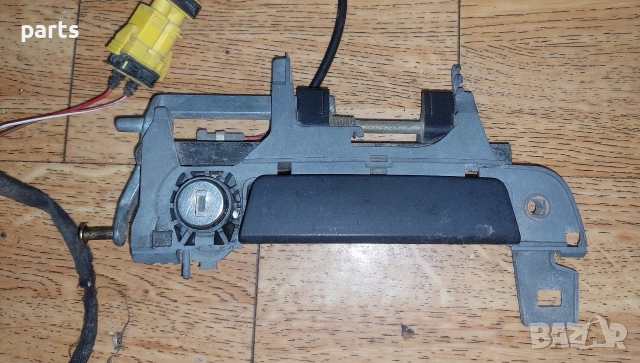 Дясна Външна Дръжка БМВ Е36 Компакт - 51211960801, снимка 3 - Части - 52933211