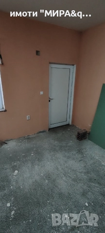 Самостоятелна сграда с офис, склад, гараж и навес-под наем, с Войводово, снимка 5 - Складове - 52000168
