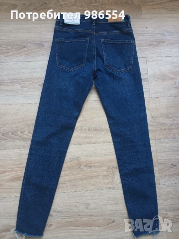 Нови дънки Stradivarius 38 размер S, снимка 4 - Дънки - 50551358