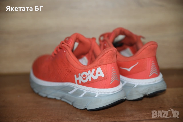Hoka оригинални маратонки размер 41.5, снимка 4 - Маратонки - 54009343