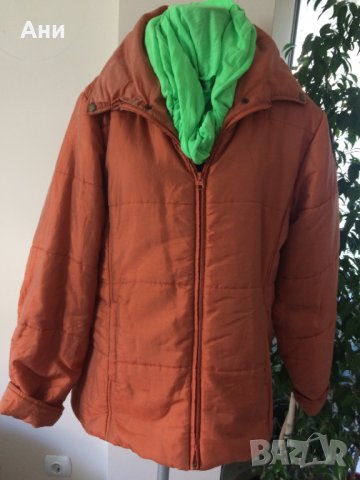 Оранжево дамско яке.